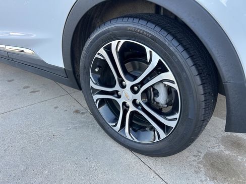 Used 2019 Chevrolet Bolt Premier w/ Infotainment Package image 9