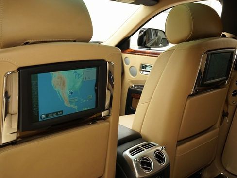 Used 2013 Rolls-Royce Ghost image 22