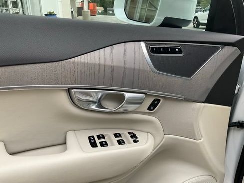 Certified 2024 Volvo XC90 B6 Plus AWD/4WD image 11