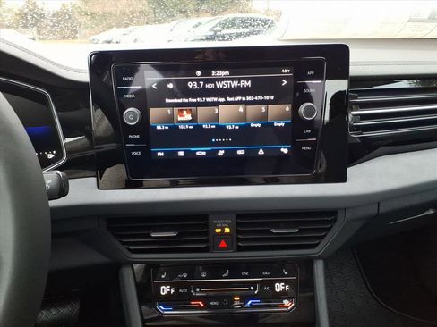 New 2026 Volkswagen Jetta SE image 7