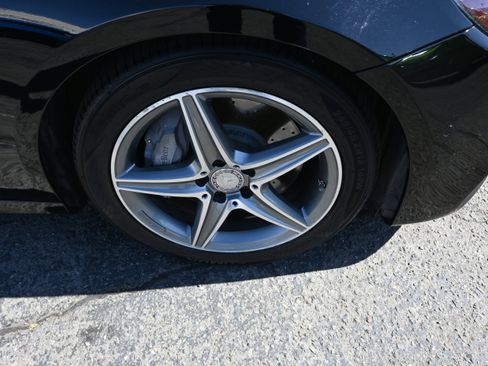 Used 2017 Mercedes-Benz E 300 image 24