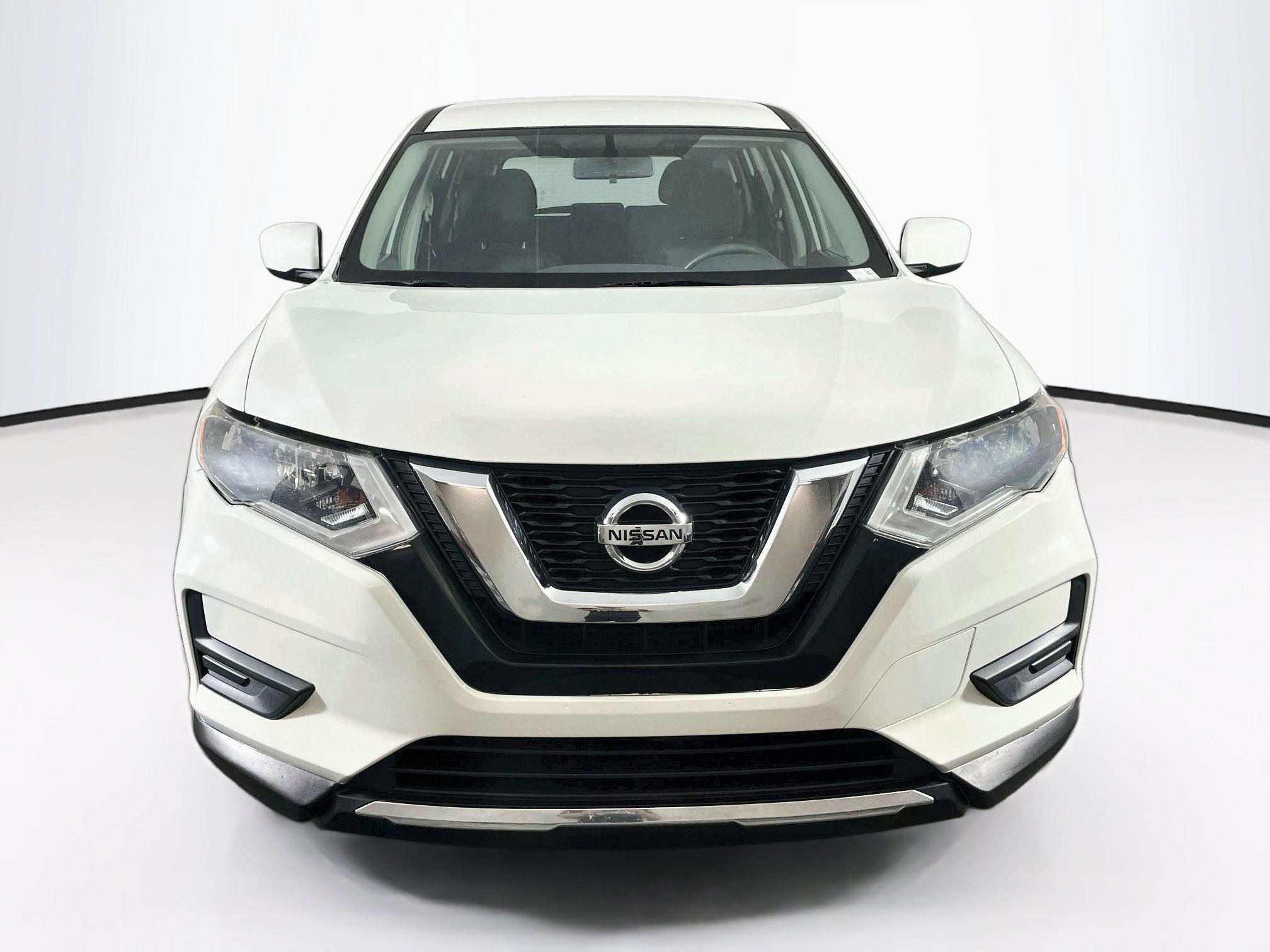 Used 2017 Nissan Rogue S FWD image 2