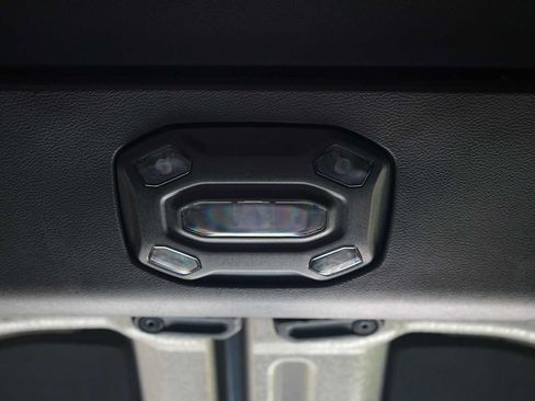 Used 2021 Jeep Gladiator Rubicon AWD/4WD image 25