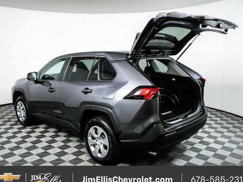 Used 2022 Toyota RAV4 LE FWD image 30