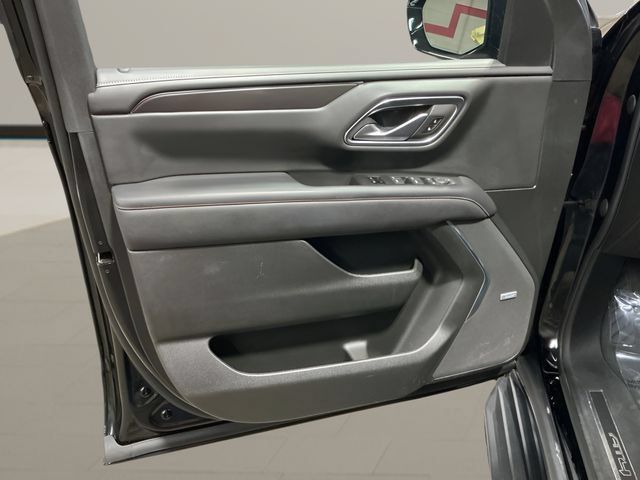 Used 2022 GMC Yukon AT4 AWD/4WD image 10