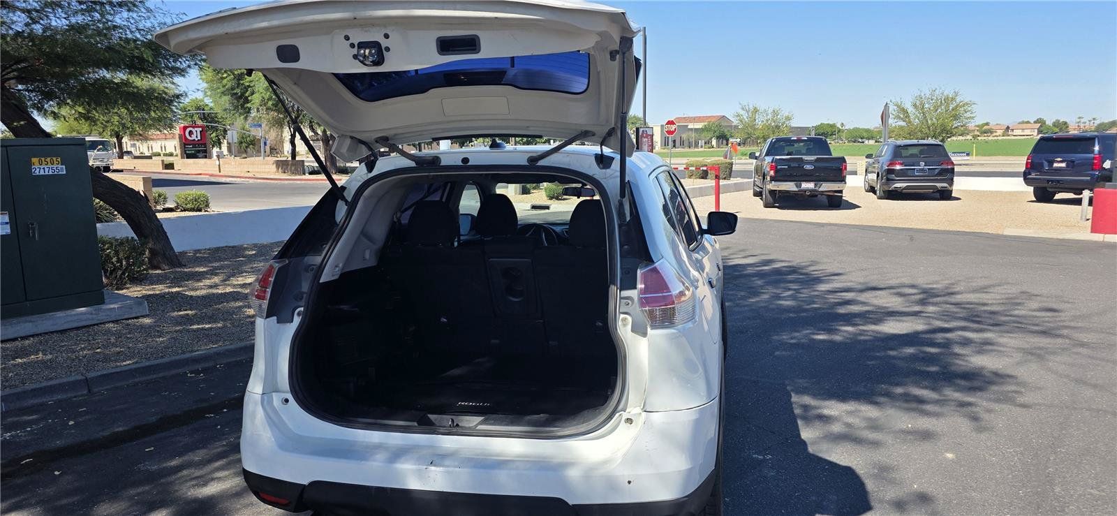 Used 2016 Nissan Rogue S FWD image 11
