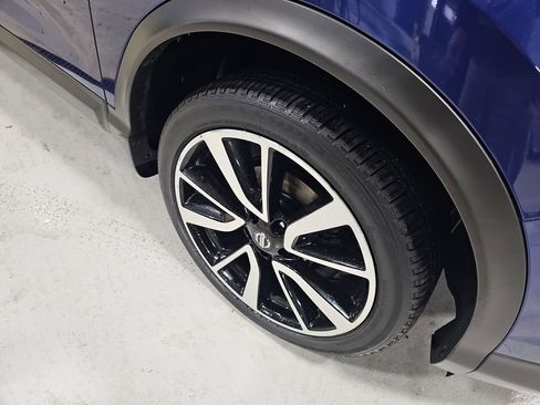 Used 2018 Nissan Rogue Sport SL w/ SL Premium Package image 11