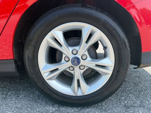 Used 2014 Ford Focus SE FWD image 28