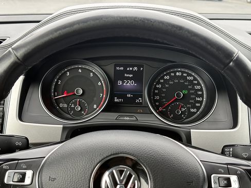 Used 2018 Volkswagen Atlas SEL w/ R-Line Package AWD/4WD image 25