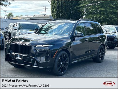 Used 2024 BMW X7 xDrive40i w/ M Sport Package AWD/4WD image 1