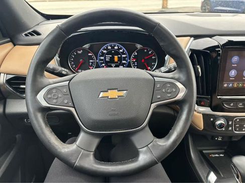 Used 2023 Chevrolet Traverse Premier image 19