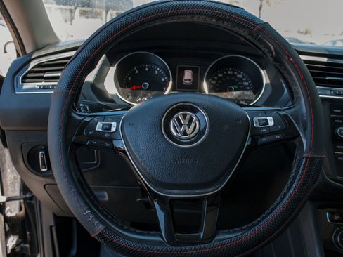 Used 2019 Volkswagen Tiguan SEL AWD/4WD image 12