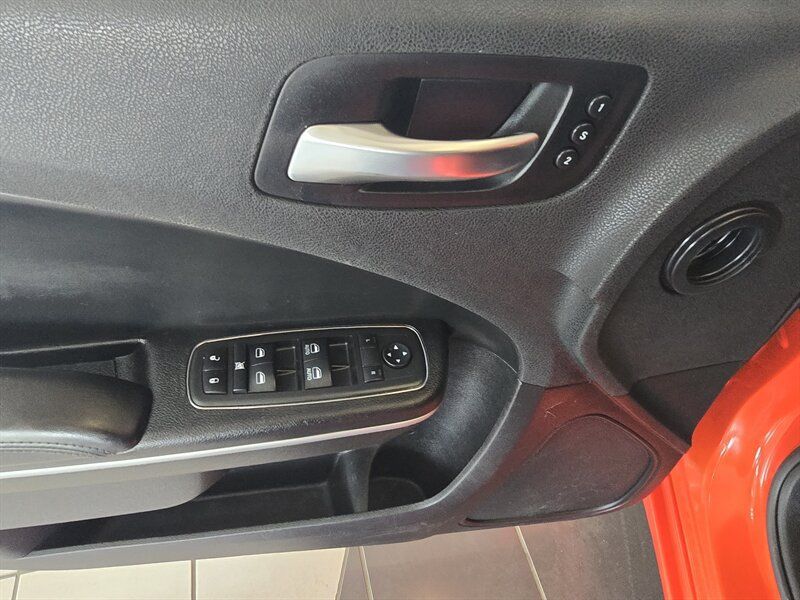 Used 2020 Dodge Charger SXT w/ Leather Interior Group RWD image 18