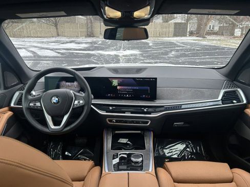 Used 2024 BMW X5 xDrive40i w/ Premium Package image 9