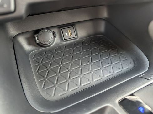 Used 2025 Toyota RAV4 XLE Premium image 16