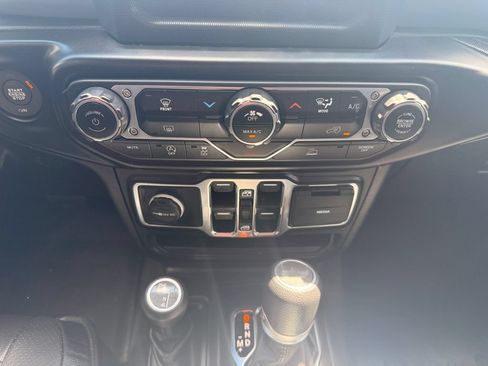Used 2022 Jeep Wrangler Unlimited Sport AWD/4WD image 21