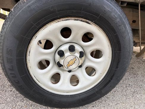 Used 2005 Chevrolet Silverado 1500 W/T image 17