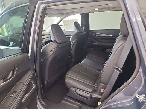 Certified 2026 INFINITI QX60 Luxe w/ Cargo Package AWD/4WD image 18