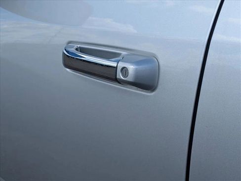 Used 2017 RAM 1500 Classic SLT image 12