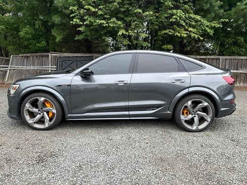 Used 2022 Audi e-tron S Prestige AWD/4WD image 6