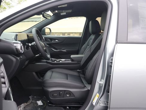 New 2026 Chevrolet Equinox LT w/ Convenience Package II FWD image 14
