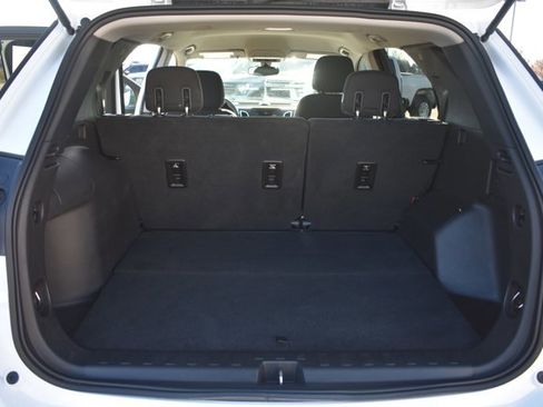 Used 2019 Chevrolet Equinox LT image 18