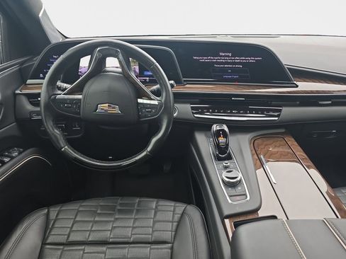Used 2024 Cadillac Escalade Premium Luxury Platinum w/ LPO, Floor Liner Package AWD/4WD image 15
