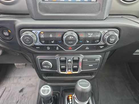 Used 2021 Jeep Gladiator Sport image 29