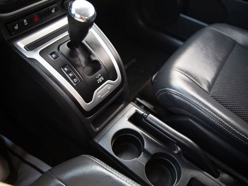 Used 2015 Jeep Compass Latitude image 16