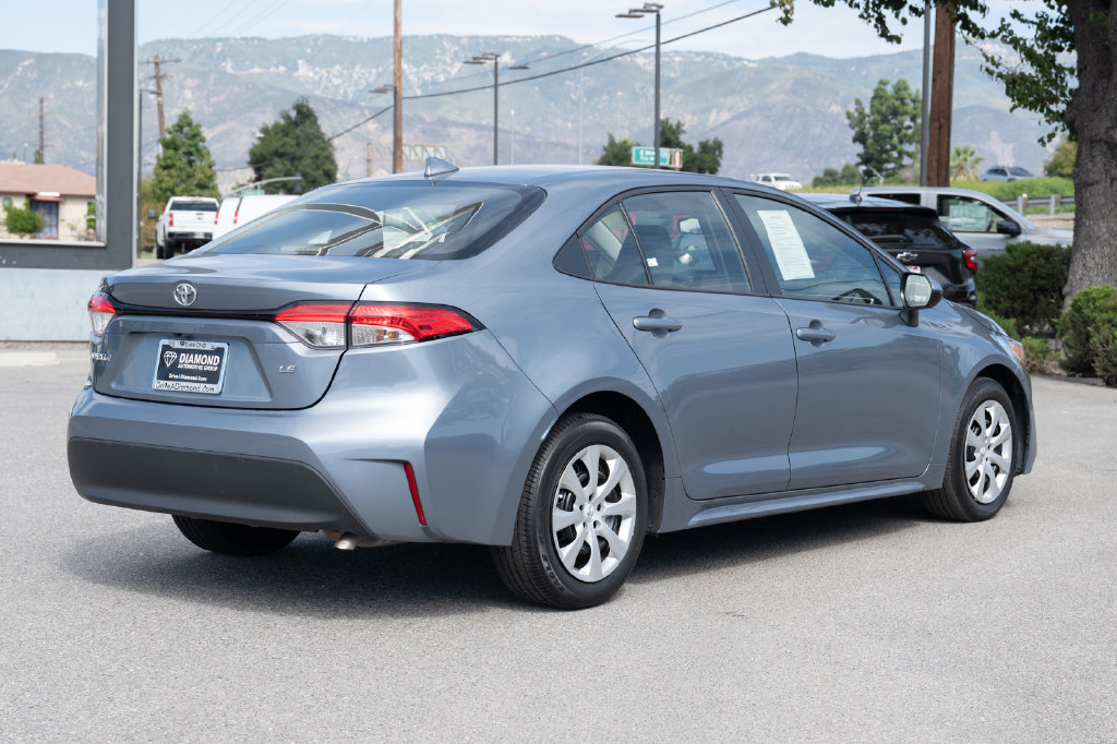 Used 2025 Toyota Corolla LE FWD image 4