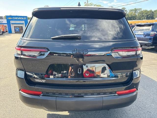 Used 2023 Jeep Grand Cherokee L Laredo AWD/4WD image 6