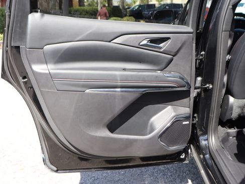 Used 2026 Chevrolet Traverse RS w/ LPO, Floor Liner Package FWD image 38