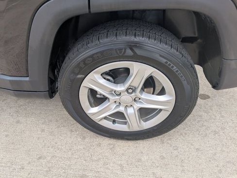 Used 2018 Jeep Compass Limited w/ Navigation Group FWD image 20