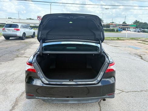 Used 2020 Toyota Camry LE w/ Convenience Package FWD image 16
