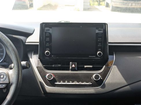 Used 2022 Toyota Corolla LE FWD image 10