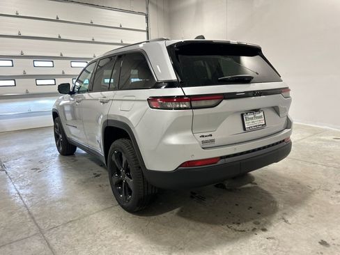 New 2026 Jeep Grand Cherokee Limited image 8