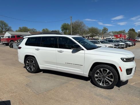 Used 2022 Jeep Grand Cherokee L Overland AWD/4WD image 5