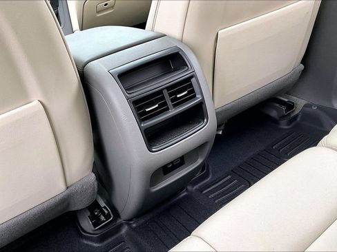 Used 2022 Cadillac XT5 Premium Luxury FWD image 25
