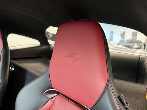 Used 2023 McLaren Artura RWD image 11