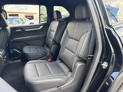 Used 2026 GMC Acadia Elevation w/ Elevation Premium Package FWD image 14