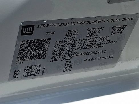 Used 2024 GMC Sierra 1500 SLT AWD/4WD image 27