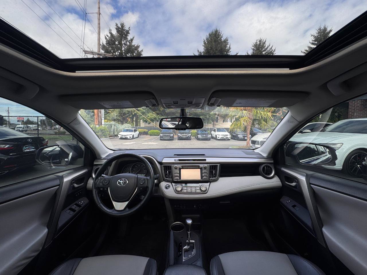 Used 2015 Toyota RAV4 Limited AWD/4WD image 10