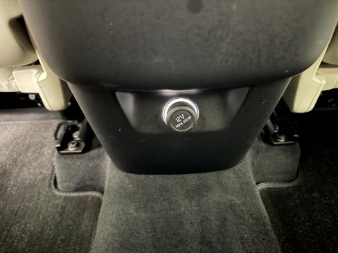 Used 2020 Volvo XC90 T5 Momentum AWD/4WD image 24