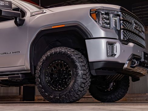 Used 2021 GMC Sierra 2500 Denali w/ Denali Ultimate Package AWD/4WD image 12