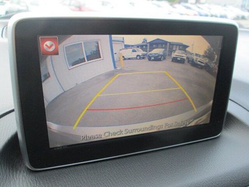 Used 2014 MAZDA MAZDA3 i Touring w/ Technology Package FWD image 18