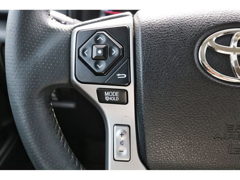 Used 2018 Toyota 4Runner SR5 Premium AWD/4WD image 18