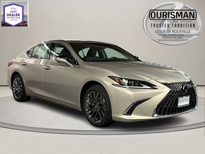 New 2025 Lexus ES 300h w/ Luxury Package