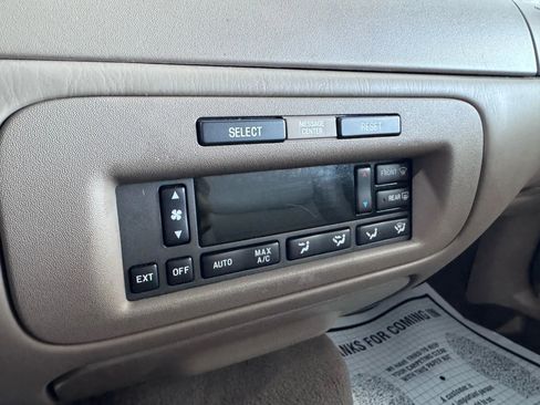 Used 2002 Lincoln Town Car Executive image 31