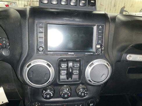 Used 2014 Jeep Wrangler Unlimited Sahara w/ Dual Top Group image 18