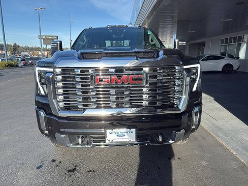 Used 2025 GMC Sierra 2500 Denali w/ Denali Reserve Package image 2